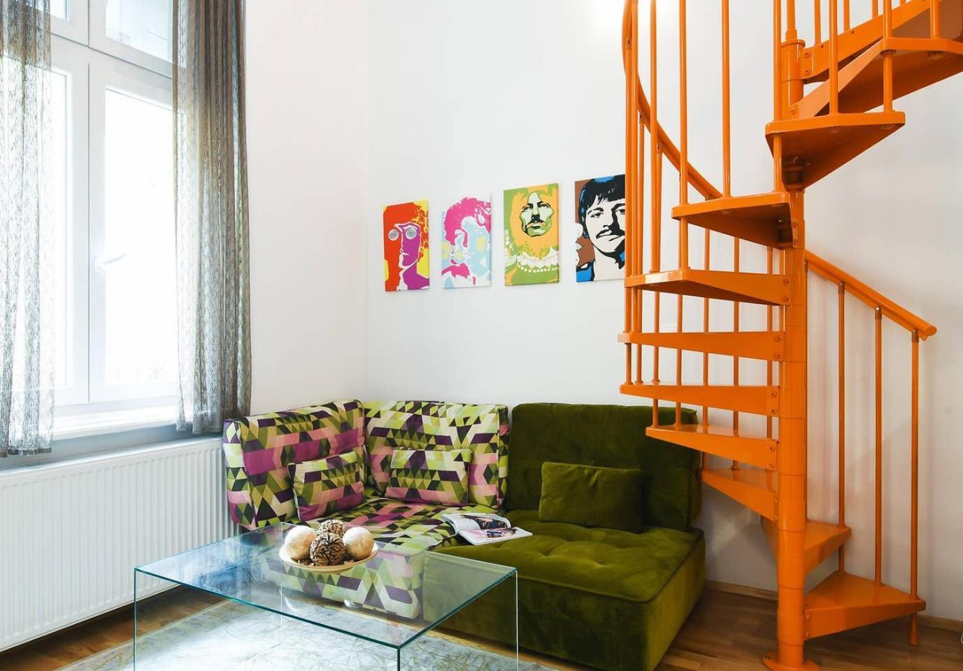 Central & Colorful Studio With Air Conditioning Boedapest Buitenkant foto
